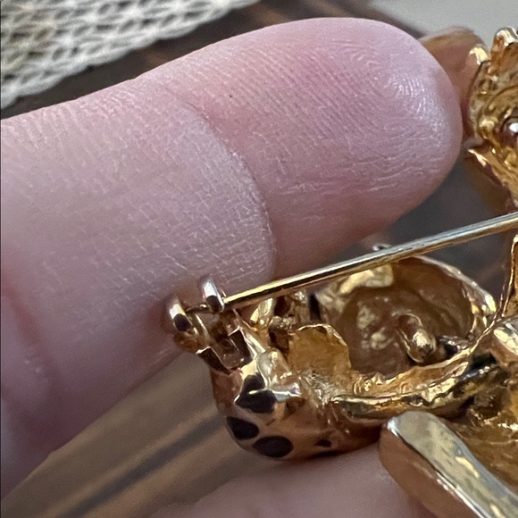 VTG- 1980’s Estate Articulated Panther shoulder brooch - Picture 8 of 9